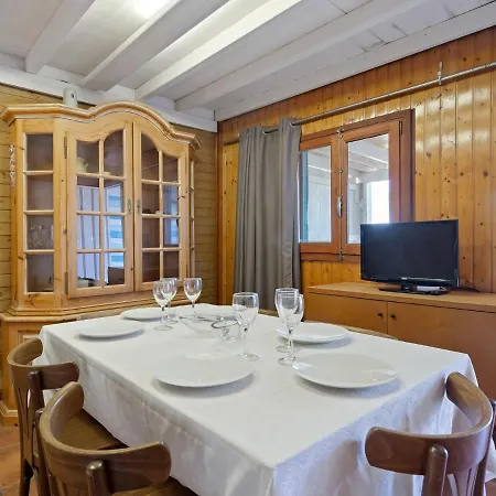 Holiday home Elegant In Wih Swimming Pool