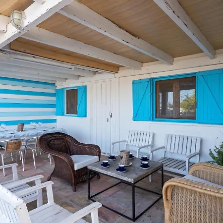Elegant In Wih Swimming Pool Holiday home